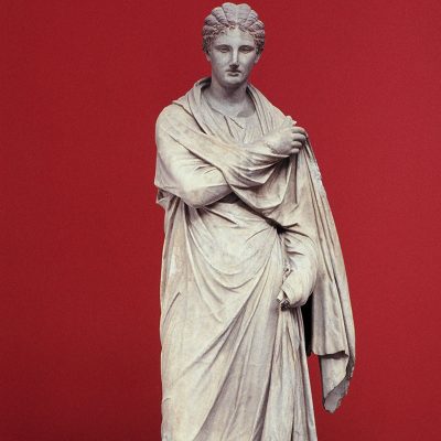 Μαρμάρινο επιτύμβιο γυναικείο άγαλμα, από τη Δήλο. Αντίγραφο του 2ου αι. π.Χ. ενός πρωτοτύπου έργου γύρω στο 300 π.Χ. (1827)