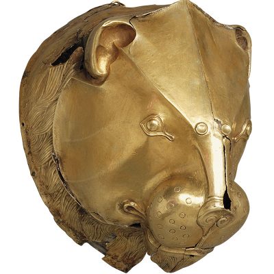 Χρυσό σφυρήλατο ρυτό σε σχήμα κεφαλής λιονταριού. Μυκήνες, Ταφικός Κύκλος Α, Τάφος IV, 16ος αι. π.Χ.