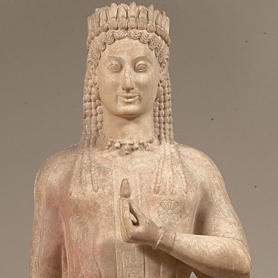 4889
Marble statue of a kore (maiden), found at Merenda, Attica
550-540 BC.