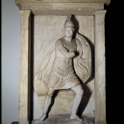 O μαρμάρινος επιτύμβιος ναΐσκος του Aριστοναύτη, από το νεκροταφείο του Kεραμεικού στην Aθήνα  Γύρω στο 320 π.X.
