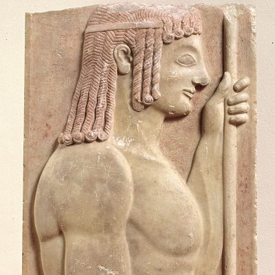 Mαρμάρινη επιτύμβια στήλη νέου αθλητή, από την Aθήνα 550-540 π.X. (7901)