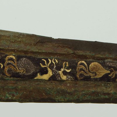 Bronze dagger with inlaid gold and silver. Decoration consists of nautilus shells in a marinescape. Myrsinochori tholos tomb, Pylos, 15th cent. BC.