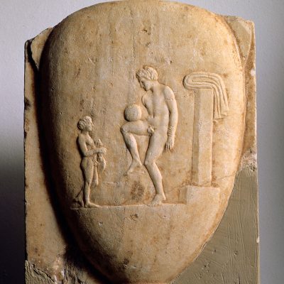 873
Part of a marble grave stele, found in Piraeus.
400-375 BC.