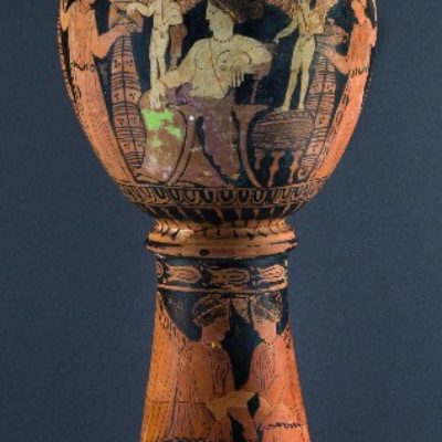 Attic red-figure nuptial lebes. Bride’s adornment or gift offering after the wedding (Epaulia). Unknown provenance. 350-325 B.C. (A 12526).